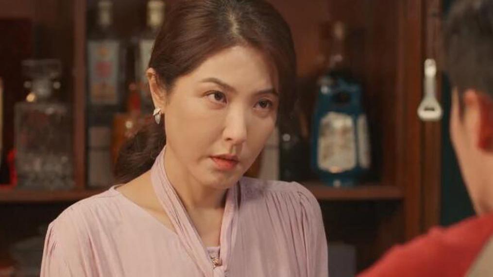 看50岁刘琳和48岁曾黎飙戏，才知中戏第一美女，“糊”是有原因的