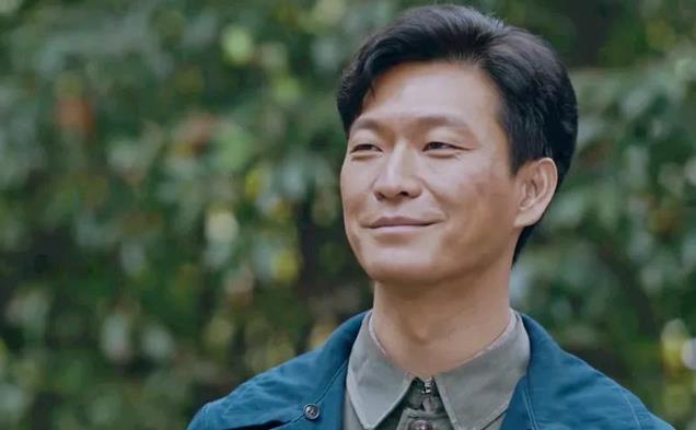 明明同一人,演完《士兵突击》,再演《我是刑警》,差点没认出来