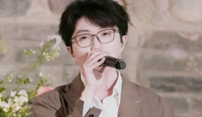 华晨宇突然冲上热搜，惹怒3亿网友：他竟然是这样的人？