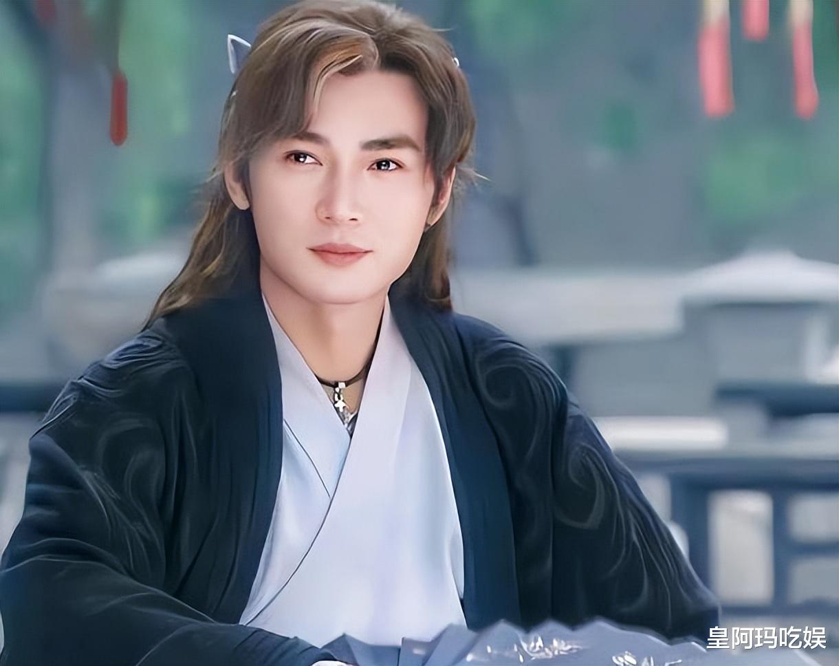 年轻时英俊潇洒，老了快要认不出来，这4位男明星花期太短了