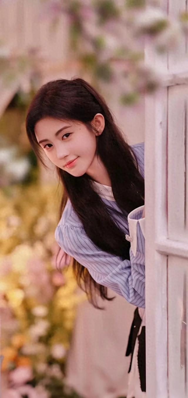 鞠婧祎:长相与身材的绝美融合,《如意芳菲》中傅容的完美诠释
