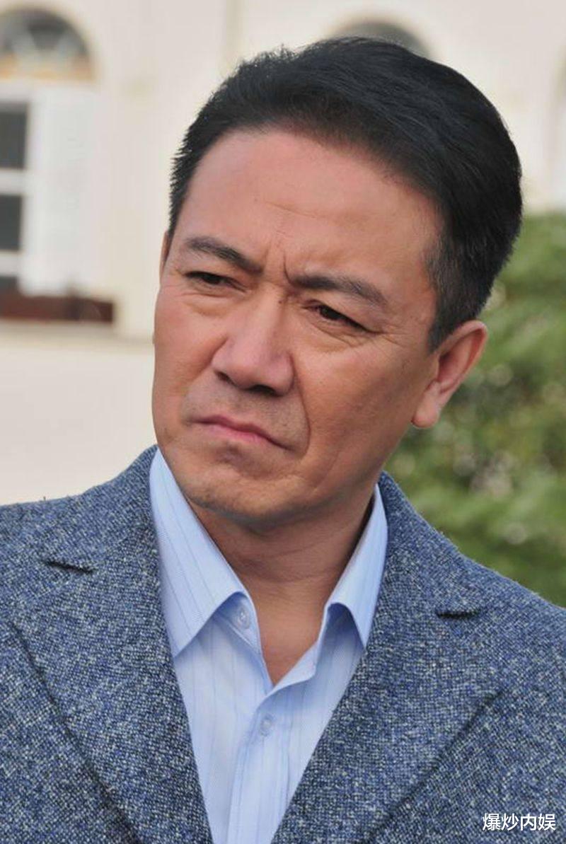 儿子30年的报复让他遗憾终生,抛弃24年原配,迎娶小娇妻