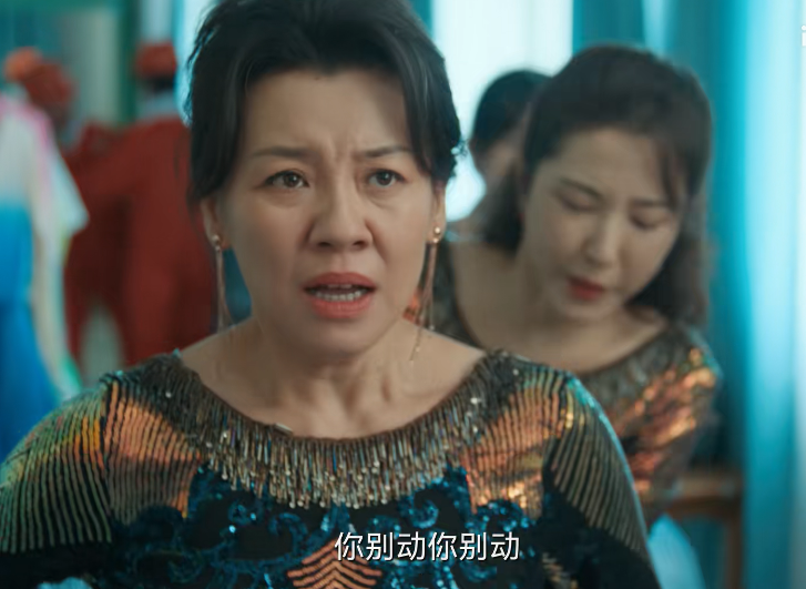 才播2集,全国收视率第一,终于有让我熬夜狂追的央视年代剧了!