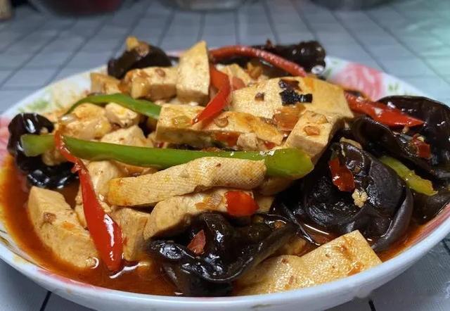 小暑过后，迎来三伏天，建议多吃这8道菜，排湿，除寒，消暑气