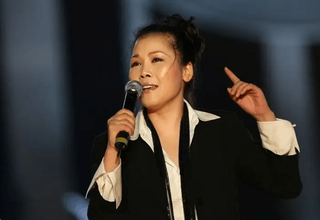 田震：不后悔和那英闹掰，我跟她不熟，23年后，二人的差距出现了