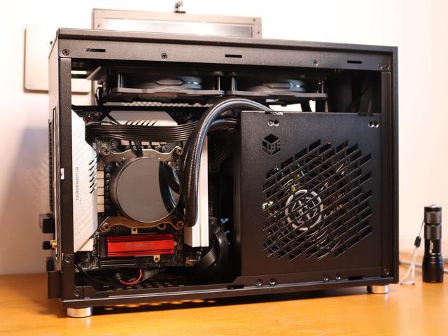 幫主竟然領(lǐng)先御三家？銘瑄終結(jié)者B760BKB D5 WIFI裝機(jī)報(bào)告