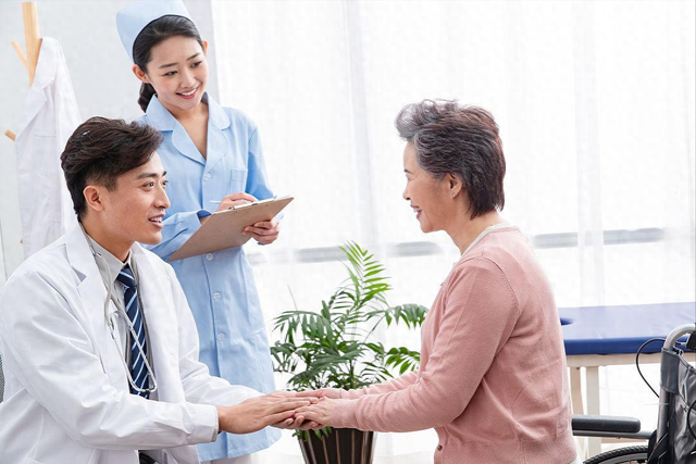 尿酸高一口香蕉不能吃？医生：不怕关节彻底失灵，这些水果尽管吃