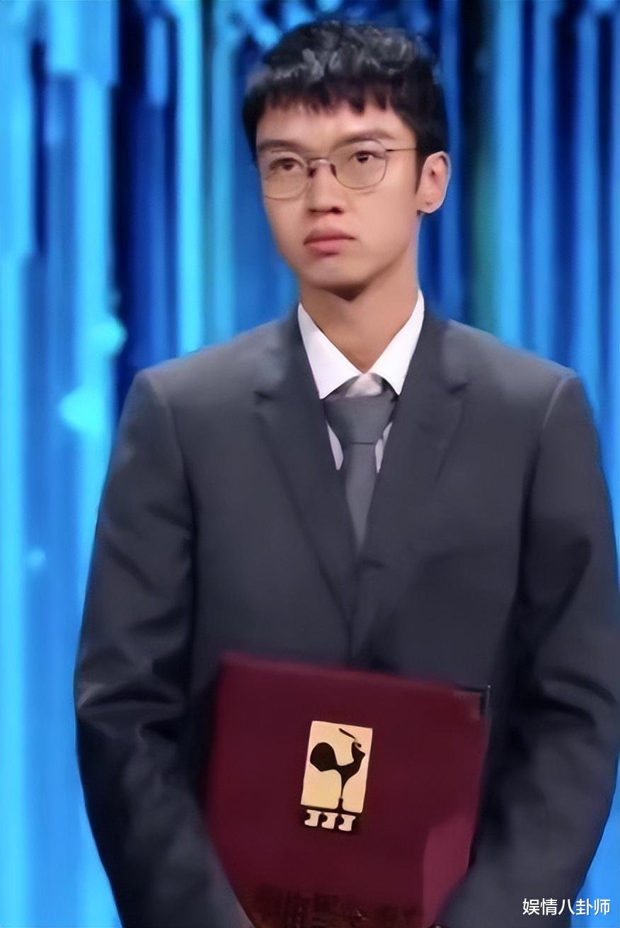 刘大锤再曝猛料!95花李雪琴恋情被披露,网友恶评:这也是朵花?