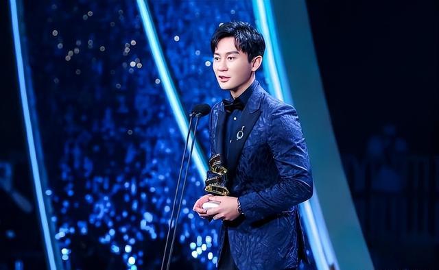 李晨突然官宣好消息!和范爷分手5年后,他又迎来了事业第二春?