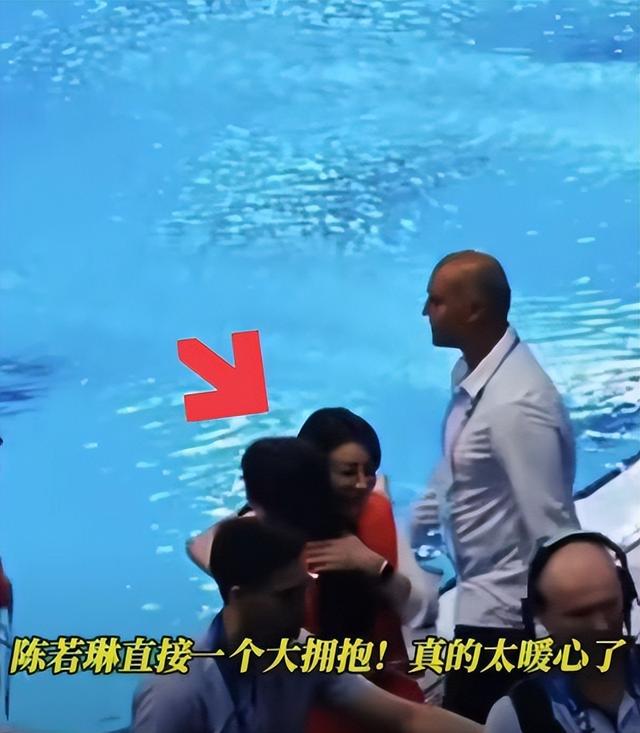 没想到,41岁的霍启山竟以这种方式,引起了全网的“持续关注”!