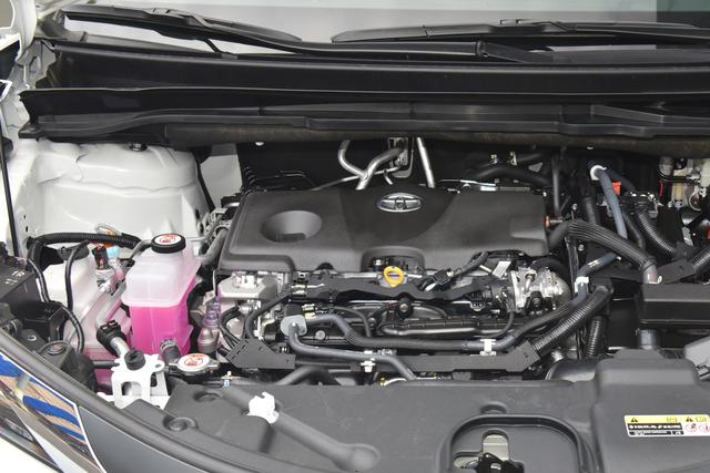 丰田MPV降价4万，轴距3060mm，油耗5.71L，家用如何？