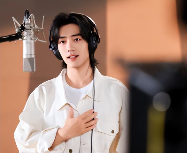 肖战嫌自己作品太少?徐克钦点,为拍射雕猛健身增重