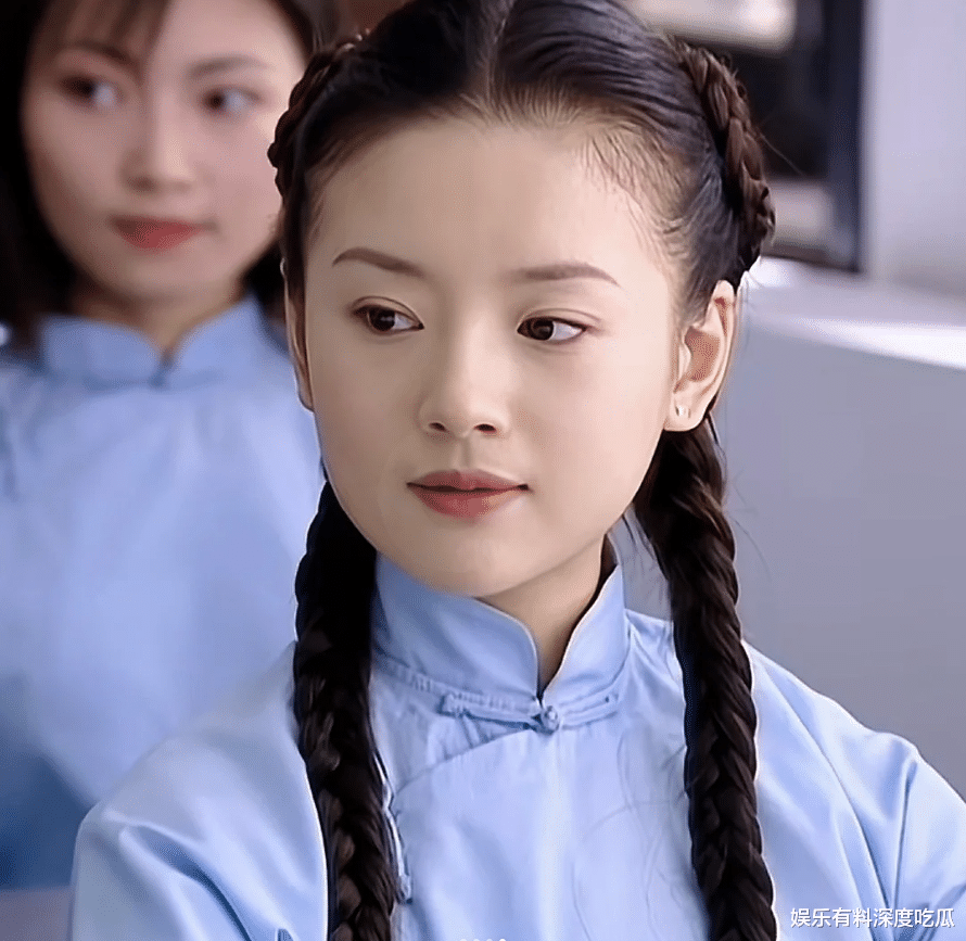 个子矮却长得美，这4位女星合照从没输过，赢在骨相和气质