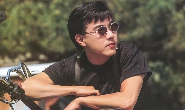 结三次婚、两度丧子，如今59岁无儿无女，张卫健为何这么惨？