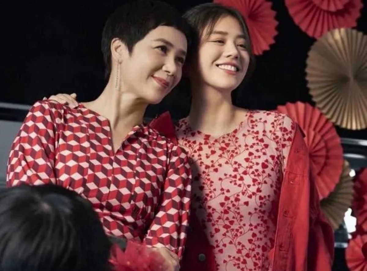 完美避开妈妈高颜值基因，梅婷女儿与宋佳拍戏，气质与梅婷差半截