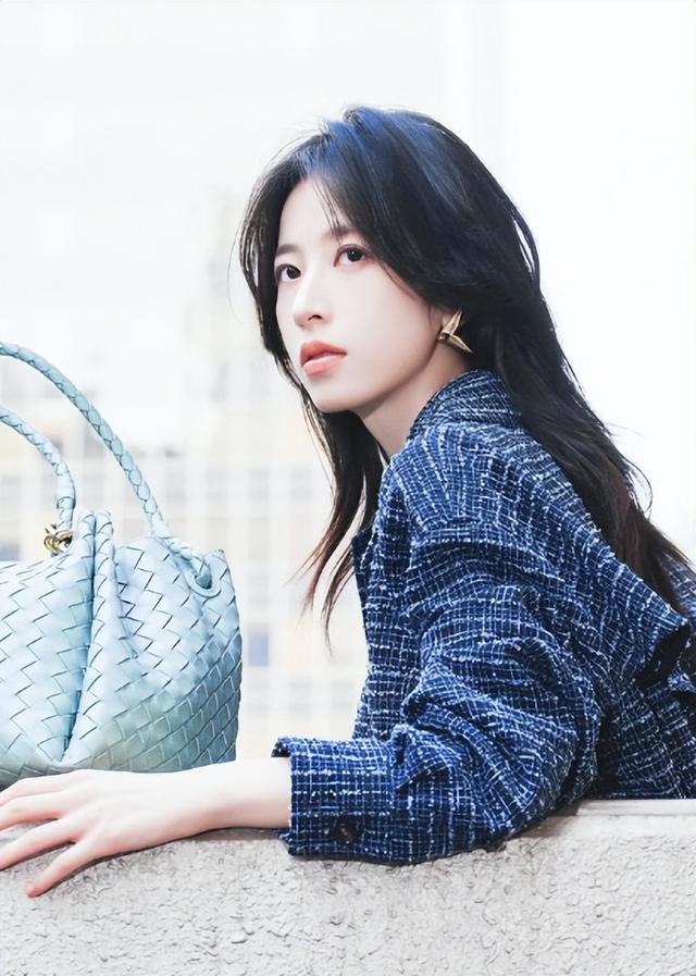 全网抵制!拿没教养当个性的她惹众怒,张新成的话含金量还在上升