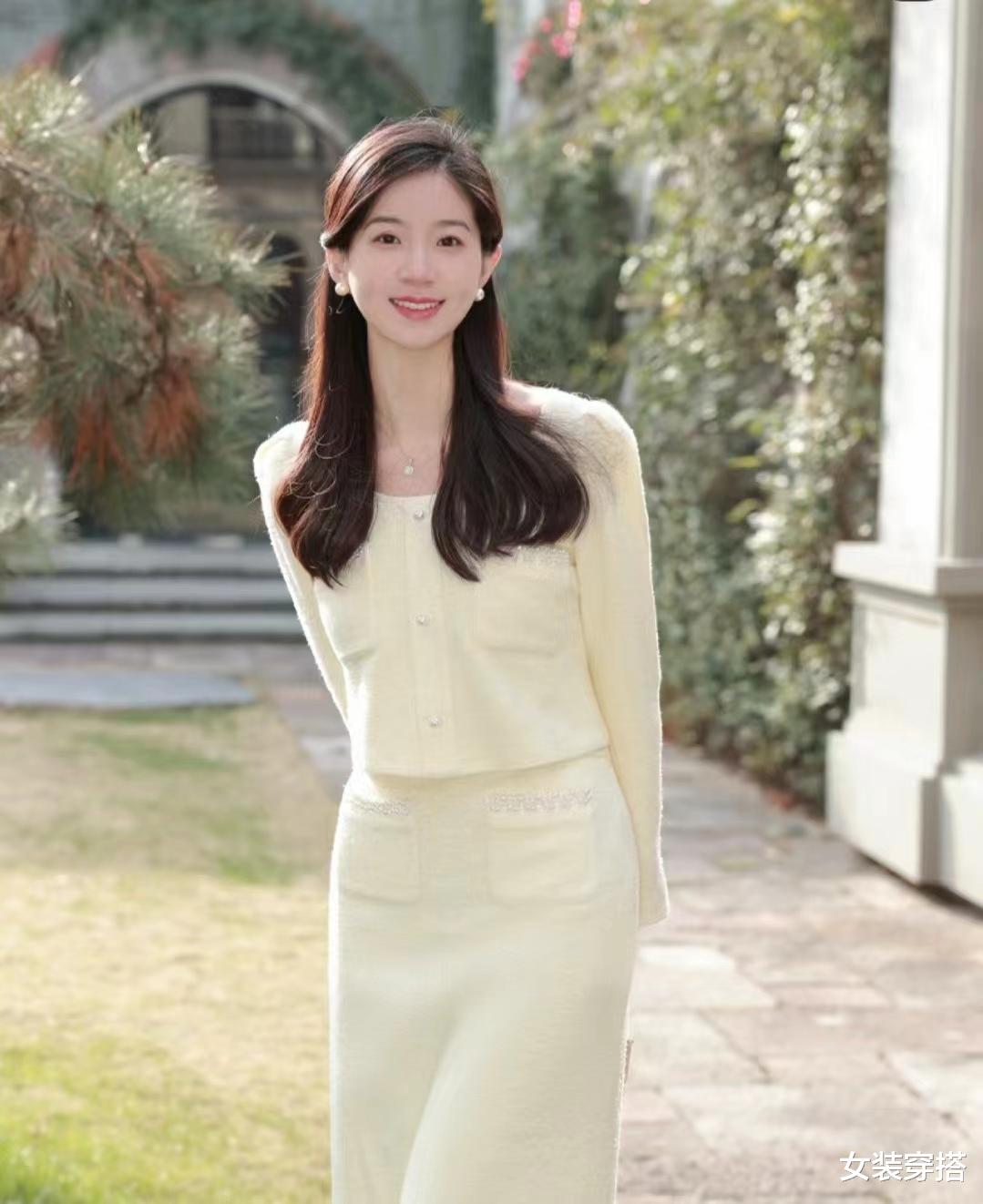 春天女人穿什么衣服简单干净有气质