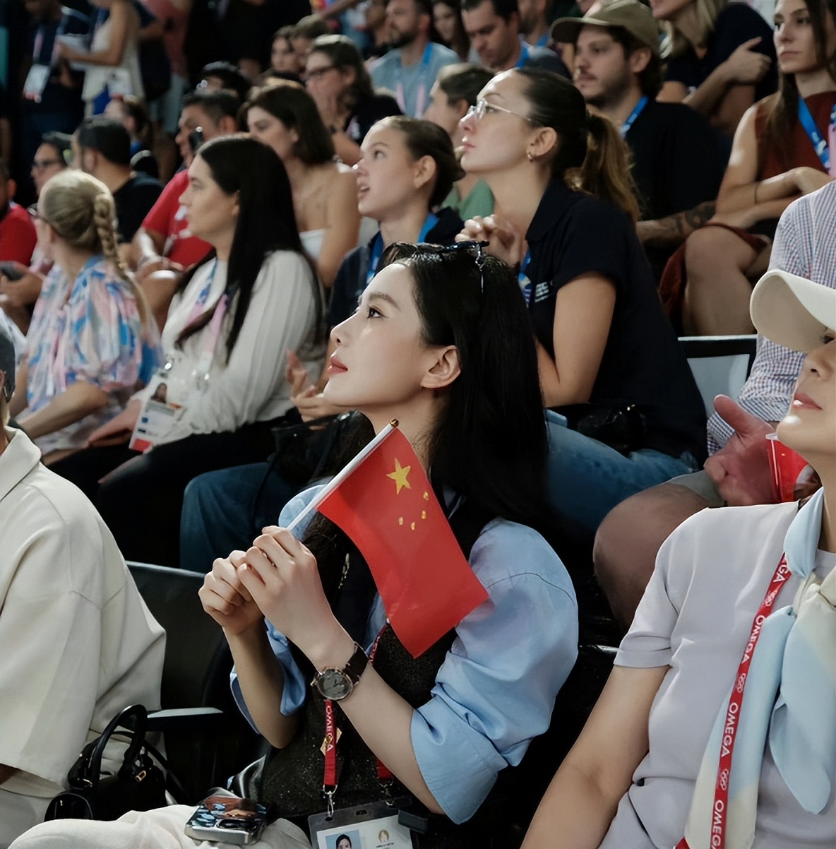 百花奖成“照妖镜”,赵丽颖、朱一龙拿奖后,破防人算是照明白了