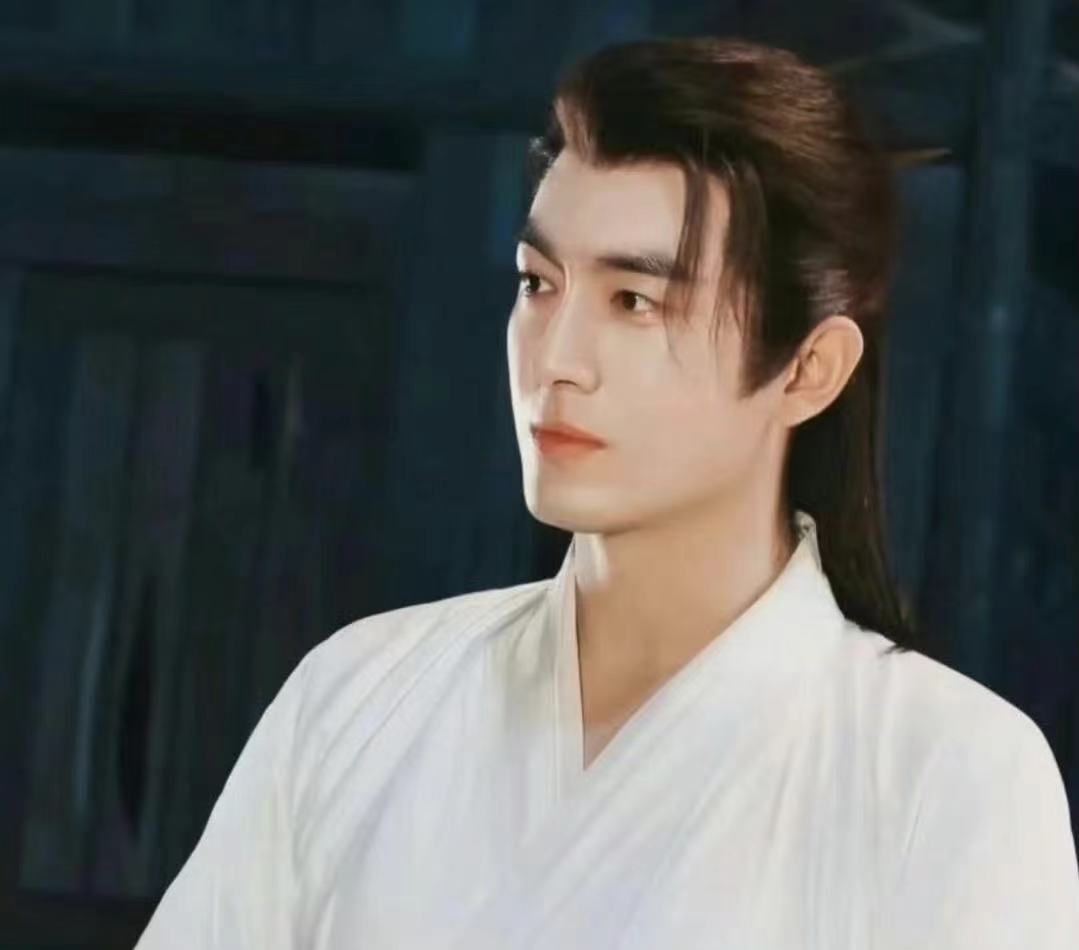 《与凤行》后林更新又火了,3部剧成养老保险,当书模的老黄历都翻出来了,那时好帅