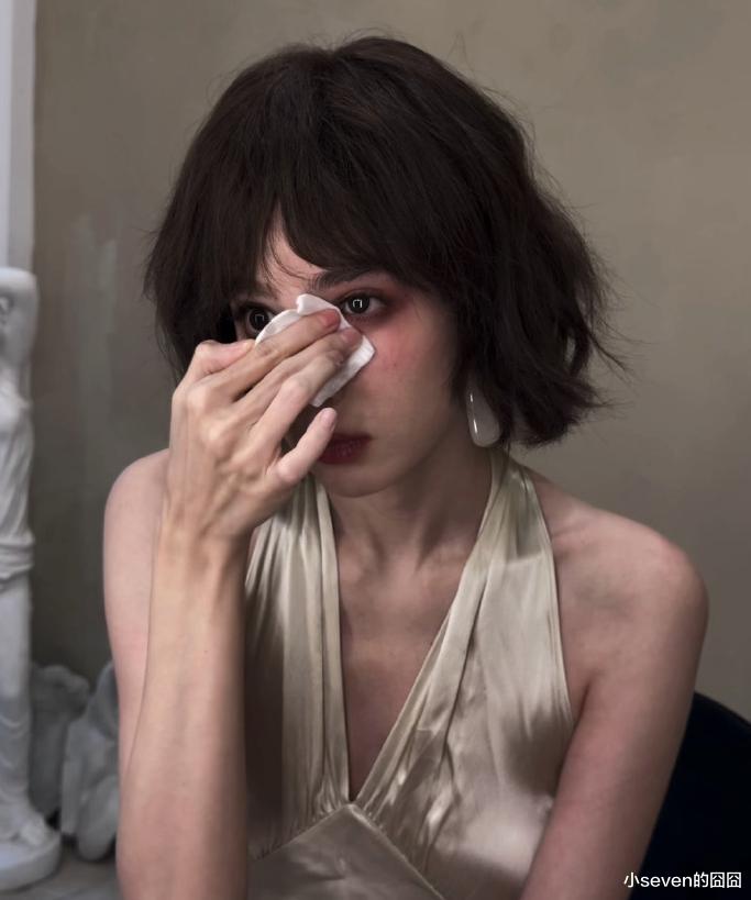 Vogue盛典上古力娜扎近照曝光,瘦成“皮包骨” 引热议,被吐槽不好看