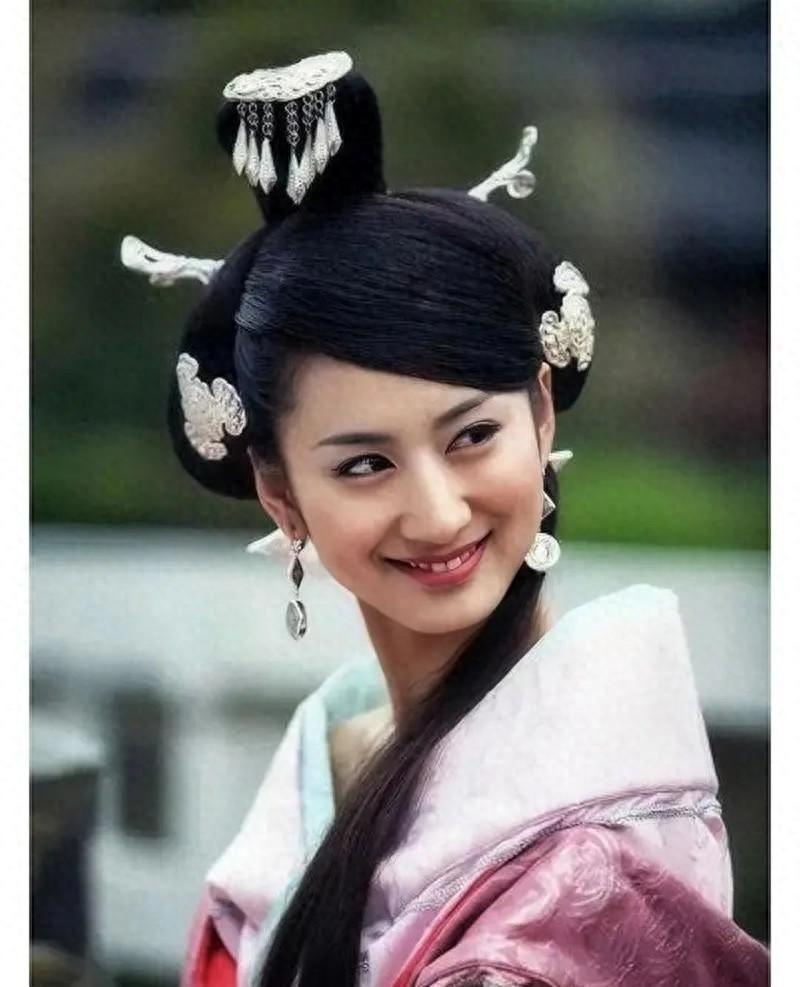 天生“狐狸眼”的女星,个个妩媚灵动,都是绝色美女