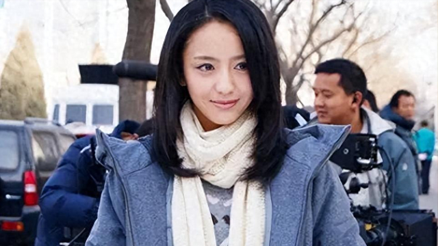 40岁“离婚不分家”,事实证明佟丽娅才是真正的人间清醒