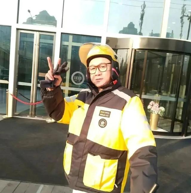 让人感慨！49岁中国著名演员高虎被曝送外卖