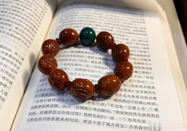 文玩新潮流:火到不行的10种包浆文玩,你集齐了几种?