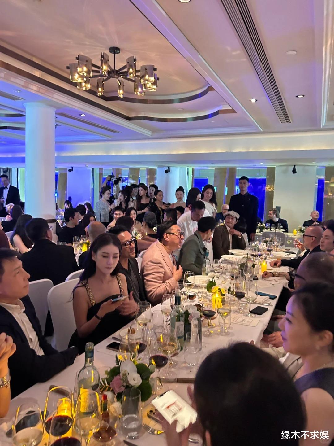 汪小菲携妻亮相华谊晚宴,马筱梅全程盯着吴彦祖,眼神暧昧惹争议