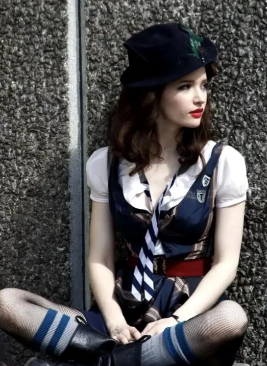 不愧是马斯克最爱的女人,两婚两离还惦记,专程飞去参加她的婚礼