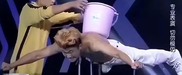 吴京的替身，刘德华的替身，热巴的替身，看到杨幂的替身我笑了!