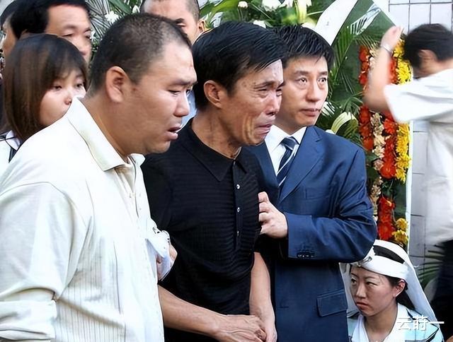 2005年高秀敏意外猝死,13年后情夫何庆魁揭露:撒谎把命搭进去了