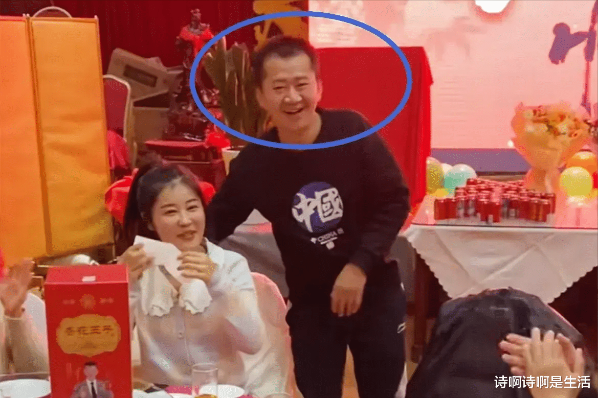 娶得起却养不起！41岁大叔务实，23岁娇妻谈情，新婚一月满地鸡毛