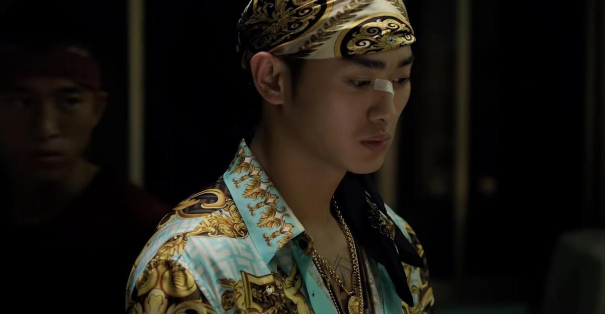 瞪眼咆哮，摇头晃脑，《边水往事》这位败笔演员，看着让人难受