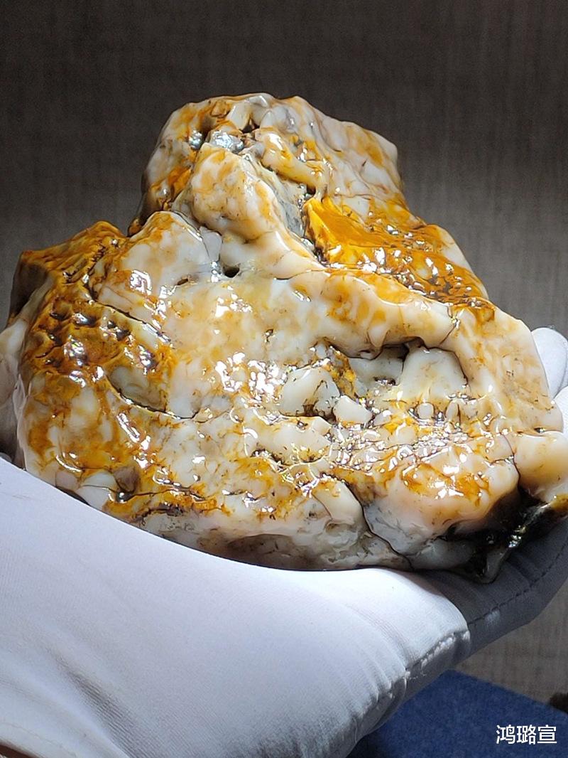 文玩古玩都在跌为啥黄金在涨？老话道出真理