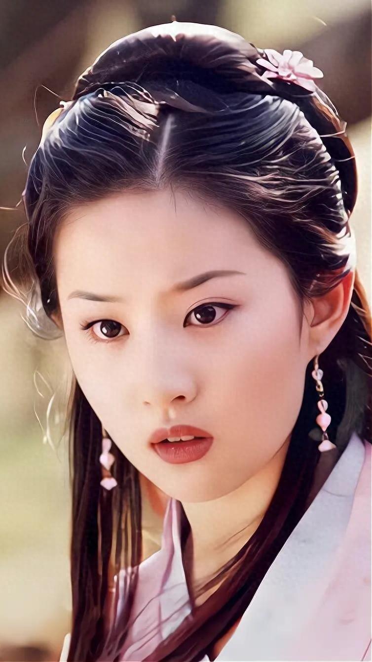 刘亦菲膀大腰圆早已不是神仙姐姐?再看她和杨幂的合照你就有答案