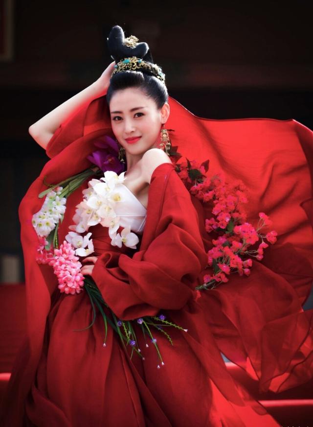 滤镜下是美女，现实中是“女鬼”！这些瘦到病态的明星，真恐怖