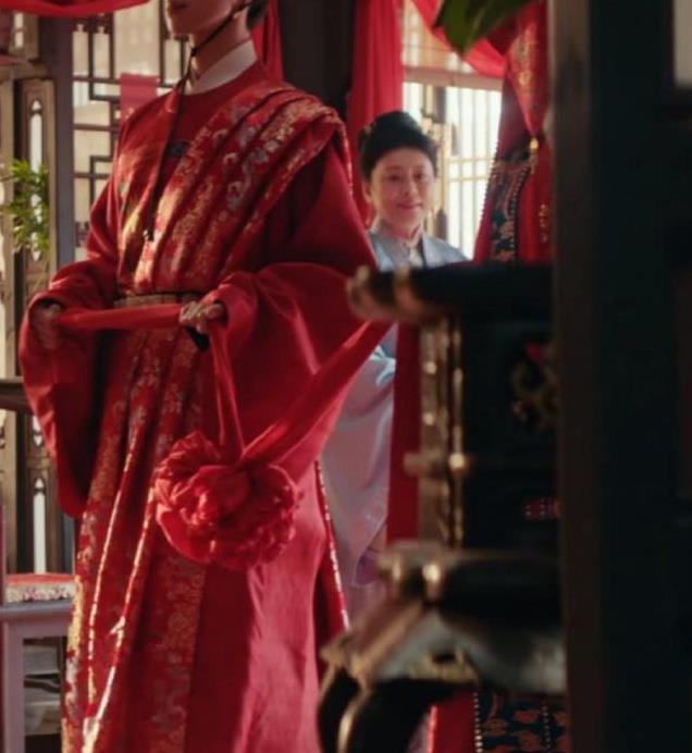 《九重紫》孟子义妈妈火了,客串宾客美貌惊艳,还夸李昀锐爱干净