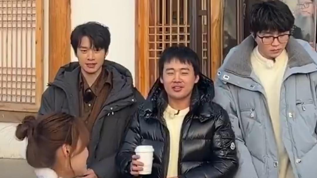 德云社郭麒麟近照曝光惹争议！身体发福胖到离谱，网友直呼认不出