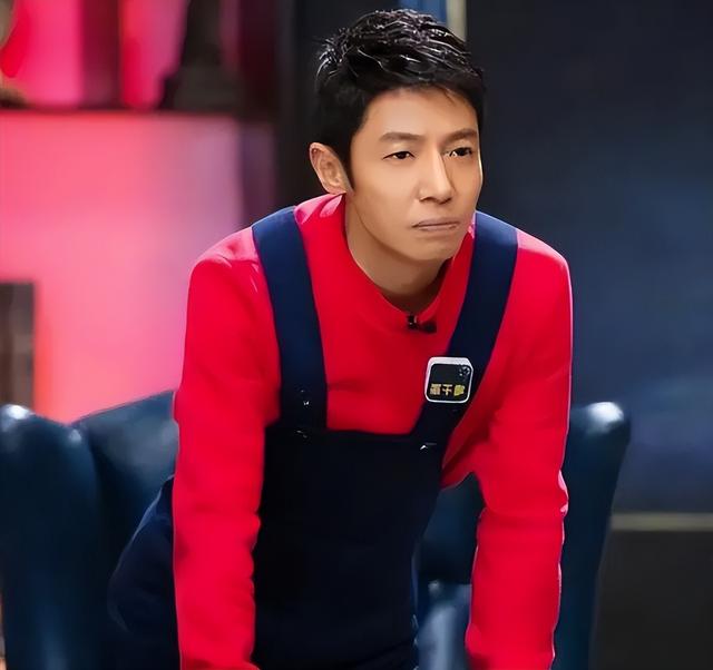 她与撒贝宁结婚8年，原来是个“二婚头”，前夫丝毫不比小撒差！