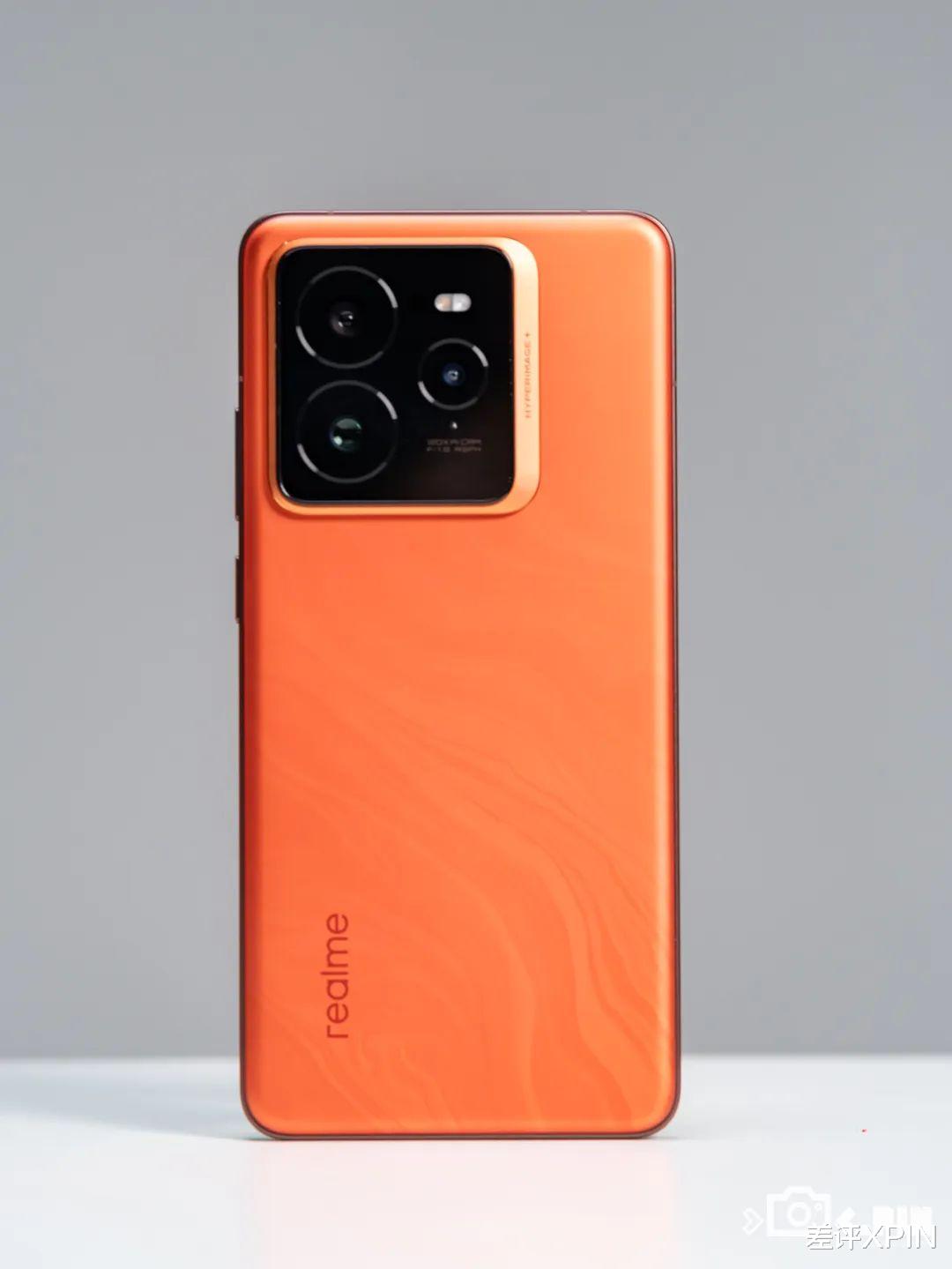 年度性价比手机,可能要被真我 GT7 Pro 预定了