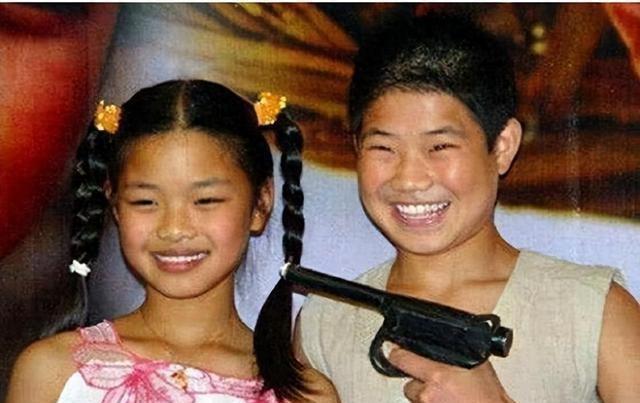 31岁的嘎子和28岁的英子重逢，一个身材健硕有型，一个女大十八变