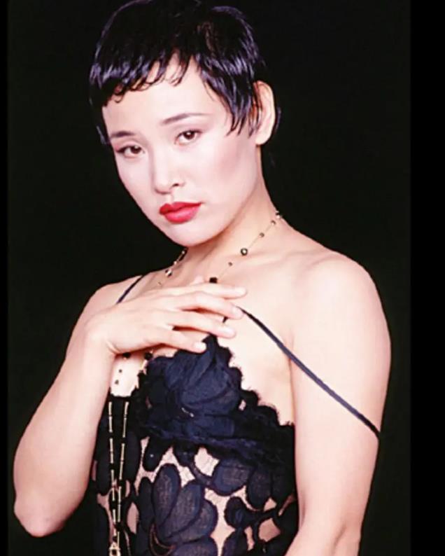 她让春晚导演悔不当初,一句话毁了众人职业,导演:当时不想活了