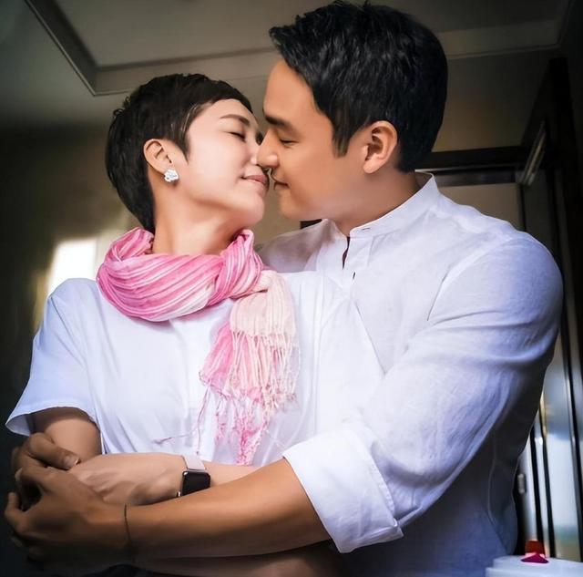 蒋雯丽好算计！隐忍丈夫偷吃20年，自己却在外面包养两名大学生