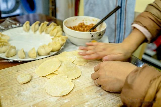 头伏吃饺子,为啥传统要吃素馅饺子?推荐3种素馅饺子,值得尝试