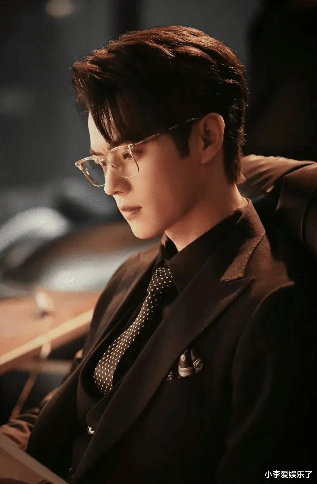 内地演员国际人气榜，前二都是女演员，杨紫垫底，肖战第五