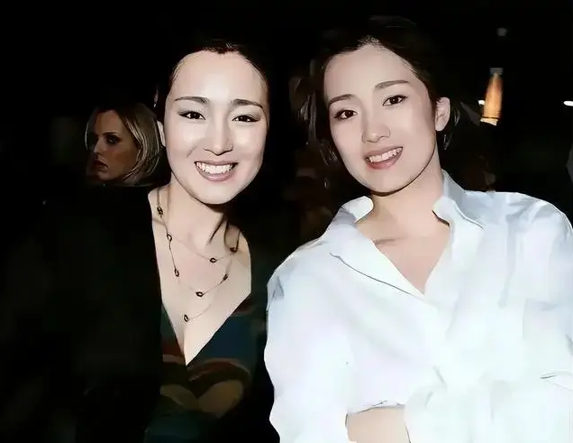 巩俐与替身同框,谁能一眼辨真假?