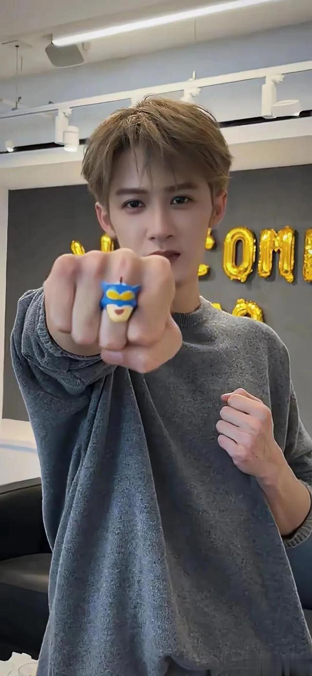 跨年晚会一夜，最帅男艺人洗牌，酷盖登顶，于适第9嘉伦第8李现6