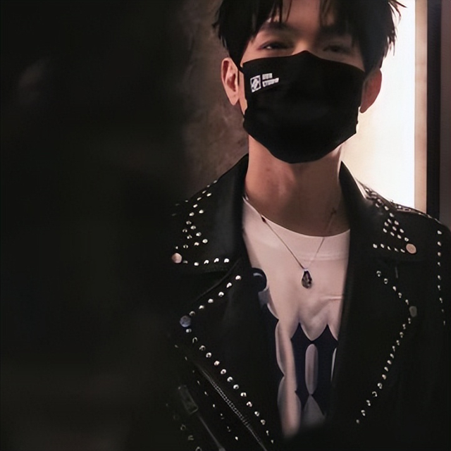 原来刘云就是陈楚生妻子，藏不住了，怪不得为她不惜得罪全世界