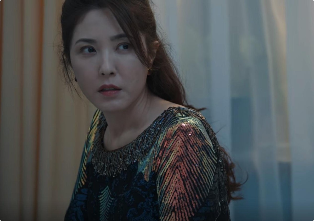 当44岁贾冰和47岁曾黎演夫妻,二人一同框,画面就尴尬了